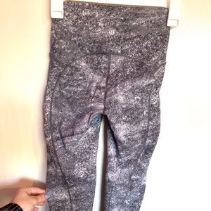 LULULEMON LEGGINGS size 2